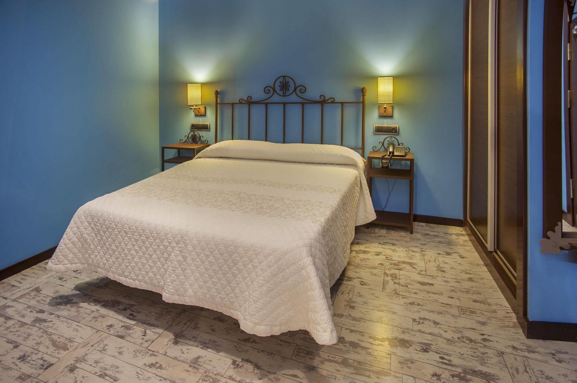 Hotel Moya Honrubia Kültér fotó